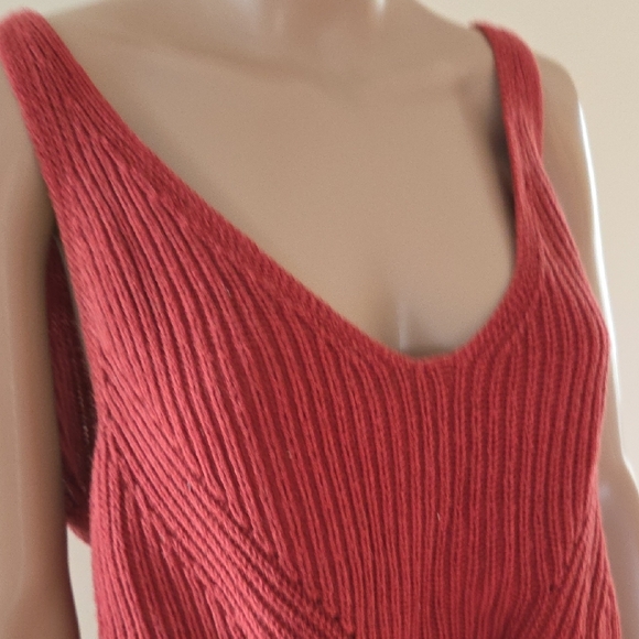 Red-Orange Knit Tank - Picture 5 of 8